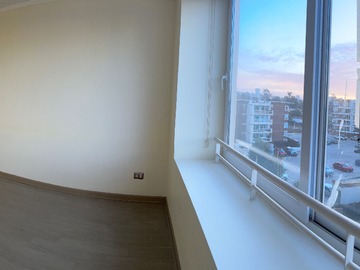 Departamento en venta en Terraza grande cerrada amplio living vista (84761), Concón - 2 dormitorios, 2 baños