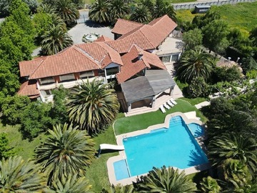Casa en venta en Fundo el Asilo, Talca - 5 dormitorios, 6 baños