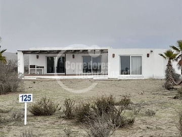 Casa en venta en Casa en Venta Condominio Bahía El Tangue Tongoy Sur, Coquimbo - 3 dormitorios, 3 baños