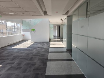 Oficina en arriendo mensual en Paseo Ahumada 179, Santiago - 8 baños