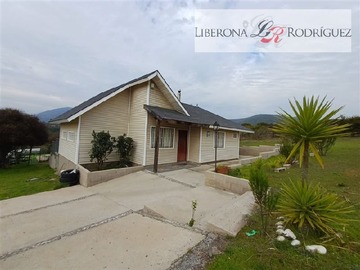 Casa en venta en Parcela con casa en Valle Alegre, Quintero - 2 dormitorios, 1 baño