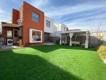 Casa en venta en Impecable Casa 2019 en Huechuraba | 123/258 m² (178043), Huechuraba - 3 dormitorios, 2 baños