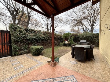 Casa en arriendo mensual en Gran casa 4d 3b 5e, los dominicos/ rot. Atenas, Las Condes - 4 dormitorios, 3 baños