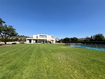 Casa en venta en El Algarrobo Lagares Chicureo, Colina - 4 dormitorios, 4 baños