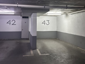 Estacionamiento en arriendo mensual en A una cuadra del metro irarrázaval, Ñuñoa