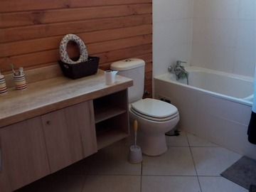 Casa en arriendo mensual en Colbún, Colbún - 4 dormitorios, 3 baños
