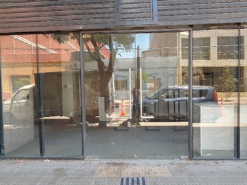 Local Comercial en arriendo mensual en Local Comercial con Excelente Visibilidad (177415), Santiago - 1 baño