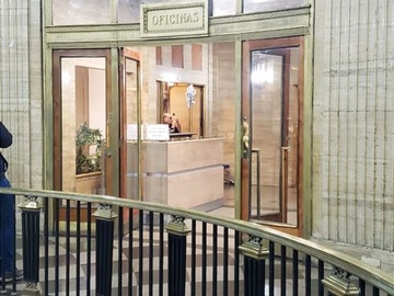 Oficina en arriendo mensual en Ahunada esquina Huerfanos, Santiago - 3 dormitorios, 2 baños