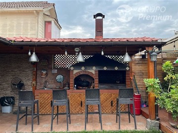 Casa en venta en Larapinta oriente - Los Halcones, Lampa - 4 dormitorios, 3 baños