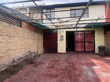 Casa en venta en Santa Carolina, Maipú - 3 dormitorios, 1 baño