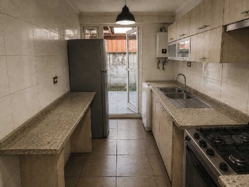 Casa en arriendo mensual en Hogar Familiar con Espacios Luminosos (171002), Talcahuano - 3 dormitorios, 3 baños