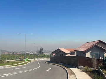 Casa en arriendo mensual en Hermosa Casa Nueva 3D3B, 2 Est, Cercana Al Mall Plaza Tobalaba - 3 dormitorios, 3 baños