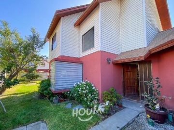 Casa en venta en Aranda, Villa Alemana - 5 dormitorios, 3 baños