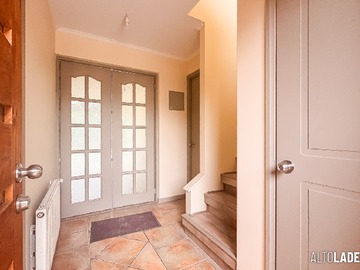 Casa en venta en ¡Remodelada! Condominio Hacienda Macul, Peñalolén - 3 dormitorios, 3 baños