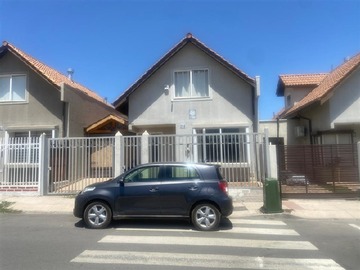 Casa en venta en Balmaceda, Peñaflor - 3 dormitorios, 3 baños