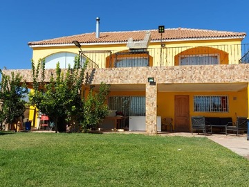 Casa en venta en Viñedos de Tabolango, Los Andes - 5 dormitorios, 4 baños