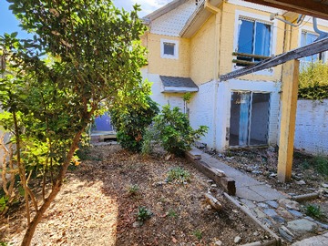 Casa en venta en Las Codornices, Machalí - 2 dormitorios, 2 baños