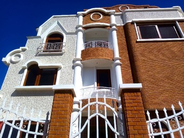 Casa en venta en Peyronet, Quilpué - 5 dormitorios, 4 baños