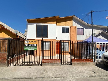 Casa en venta en Pje. Apóstol Simón 1782, Puente Alto - 4 dormitorios, 1 baño
