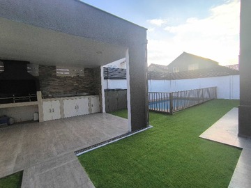 Casa en arriendo mensual en Moderna casa iluminada 3D+3B+2E Chicauma (45310), Lampa - 3 dormitorios, 3 baños