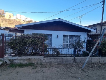 Casa en venta en Casa en Viña cerca de Universidad Santo Tomas (64246), Viña del Mar - 3 dormitorios, 1 baño