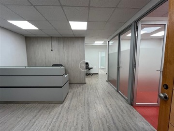 Oficina en venta en Providencia, La concepción, Providencia - 6 dormitorios, 2 baños