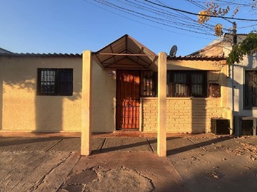 Casa en venta en Los duraznos, Estación Central - 3 dormitorios, 1 baño