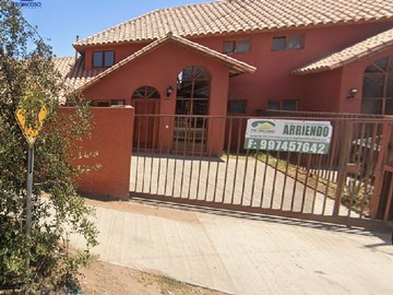 Casa en arriendo mensual en G.G. Videla 2207, La Serena - 5 dormitorios, 3 baños
