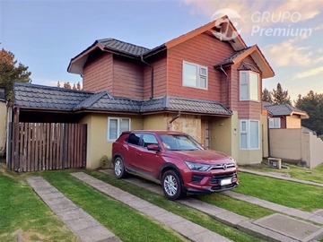 Casa en venta en Circunvalación Sendero de Luna con Av. Luis Durán, Temuco - 4 dormitorios, 3 baños
