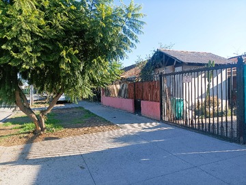 Casa en venta en 2 Casas. Av. El Parrón. Estadio La Cisterna (169740), La Cisterna - 6 dormitorios, 3 baños