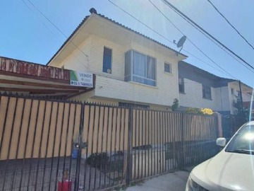 Casa en venta en Jacaranda con parque central oriente, Maipú - 3 dormitorios, 2 baños