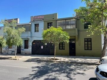 Casa en venta en ¡oportunidad! - metro matta, Santiago - 11 dormitorios, 4 baños