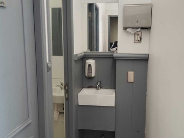 Local Comercial en arriendo mensual en Estoril 120, Las Condes - 2 baños
