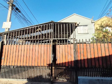 Casa en venta en Casa Amplia con Excelente Conectividad (170346), Quilicura - 4 dormitorios, 2 baños