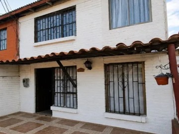 Casa en arriendo mensual en No Disponible - 3 dormitorios, 2 baños