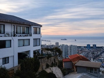Casa en venta en Avenida Alemania con Aristoteles, Valparaíso - 4 dormitorios, 3 baños