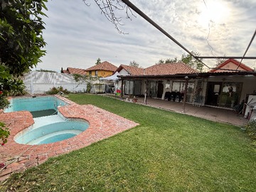 Casa en venta en Remodelada, no perimetral, Ayres de chicureo (156964), Colina - 4 dormitorios, 2 baños