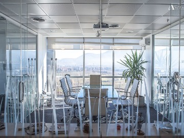 Oficina en arriendo mensual en Ciudad Empresarial, Huechuraba - 3 dormitorios, 2 baños