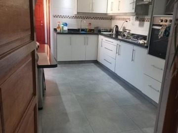 Casa en venta en Los Olmos - Brown Sur, Macul - 3 dormitorios, 2 baños