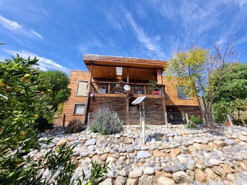 Casa en venta en Curacaví, Curacaví - 3 dormitorios, 2 baños