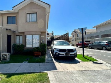 Casa en venta en Los ceibos 1100, Padre Hurtado - 3 dormitorios, 3 baños