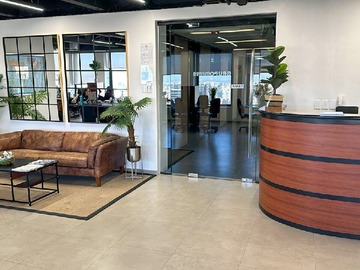 Oficina en arriendo mensual en Los Conquistadores 1700, Providencia - 2 baños