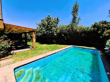 Casa en venta en Linda casa, ubicada en condominio en San Carlos (175290), Las Condes - 5 dormitorios, 4 baños