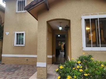 Casa en venta en Linda casa 2 pisos terraza y jardin (168000), Huechuraba - 4 dormitorios, 3 baños