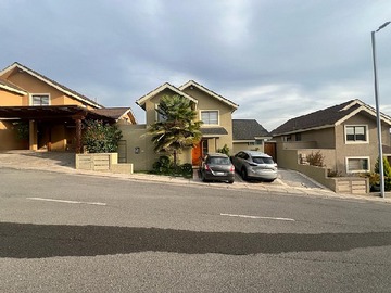 Casa en venta en Casa en condominio alta vista la reina alta, La Reina - 5 dormitorios, 4 baños