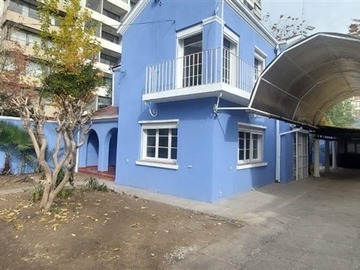 Casa en venta en Cármen Covarrubias 117, Ñuñoa - 5 dormitorios, 4 baños