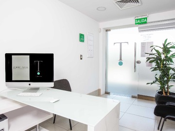 Oficina en arriendo mensual en Centro dental en concurrido strip center (167990), Huechuraba - 6 dormitorios, 2 baños