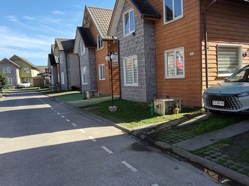 Casa en venta en Calle j 1250, Talcahuano - 3 dormitorios, 2 baños