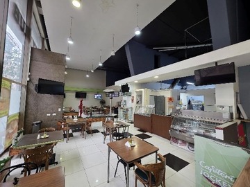 Local Comercial en arriendo mensual en Teatinos, Santiago - 2 baños