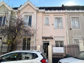 Casa en venta en Parque Bustamante - Vicuña Mackenna, Providencia - 8 dormitorios